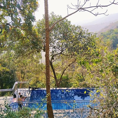 Sunset Valley Kerala Pool Resort - Serene Natural Forest Cottage Stay In Idukki With Sunrise & Sunset Panoramas, Natural Streams & Tranquil Summer Evenings Pīrmed Buitenkant foto