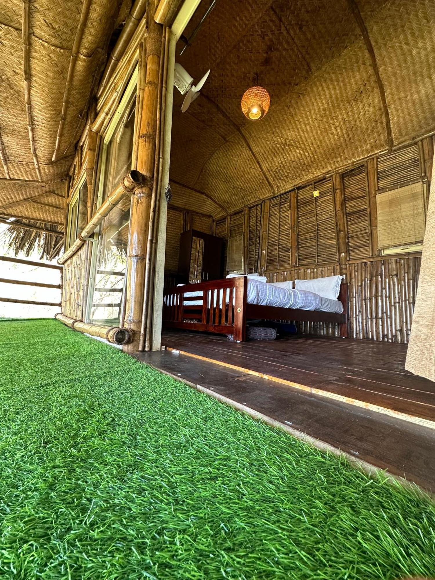 Sunset Valley Kerala Pool Resort - Serene Natural Forest Cottage Stay In Idukki With Sunrise & Sunset Panoramas, Natural Streams & Tranquil Summer Evenings Pīrmed Buitenkant foto