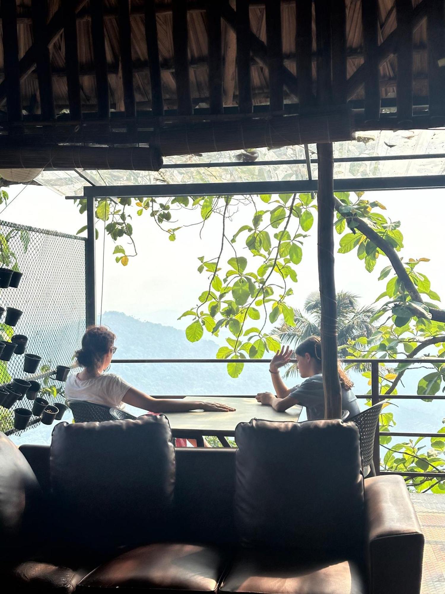 Sunset Valley Kerala Pool Resort - Serene Natural Forest Cottage Stay In Idukki With Sunrise & Sunset Panoramas, Natural Streams & Tranquil Summer Evenings Pīrmed Buitenkant foto