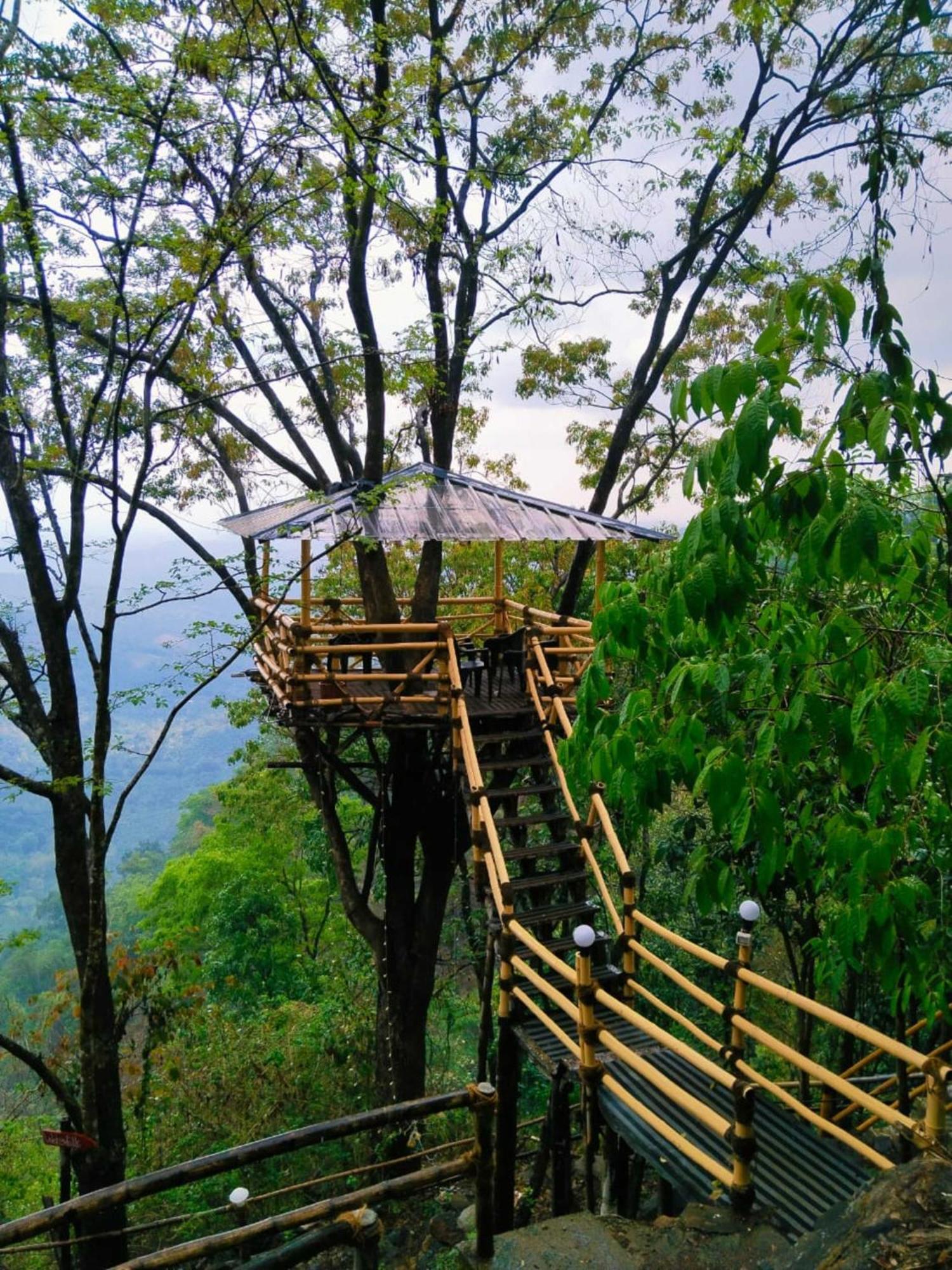 Sunset Valley Kerala Pool Resort - Serene Natural Forest Cottage Stay In Idukki With Sunrise & Sunset Panoramas, Natural Streams & Tranquil Summer Evenings Pīrmed Buitenkant foto