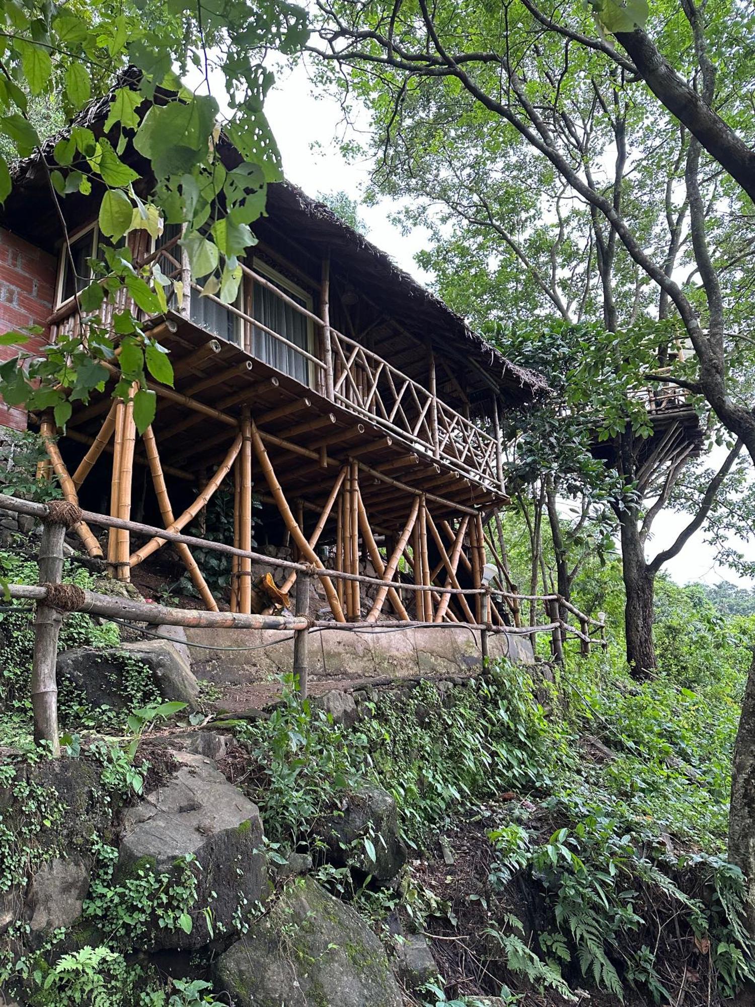 Sunset Valley Kerala Pool Resort - Serene Natural Forest Cottage Stay In Idukki With Sunrise & Sunset Panoramas, Natural Streams & Tranquil Summer Evenings Pīrmed Buitenkant foto