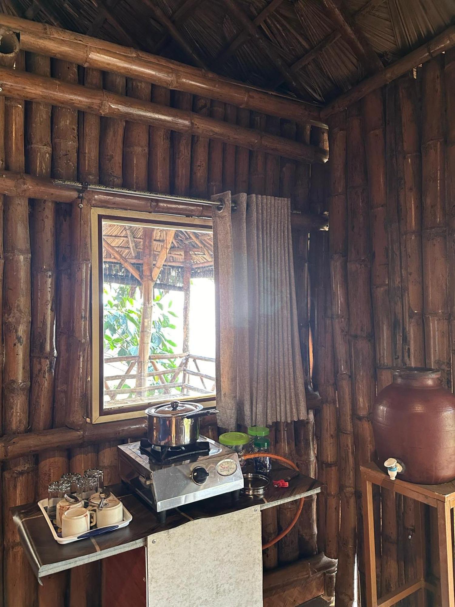 Sunset Valley Kerala Pool Resort - Serene Natural Forest Cottage Stay In Idukki With Sunrise & Sunset Panoramas, Natural Streams & Tranquil Summer Evenings Pīrmed Buitenkant foto