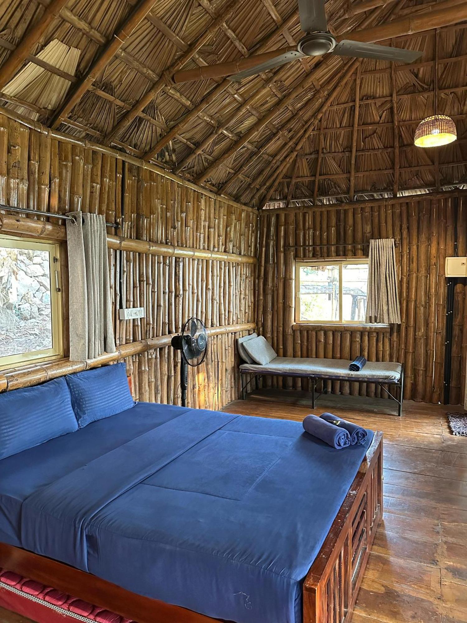 Sunset Valley Kerala Pool Resort - Serene Natural Forest Cottage Stay In Idukki With Sunrise & Sunset Panoramas, Natural Streams & Tranquil Summer Evenings Pīrmed Buitenkant foto