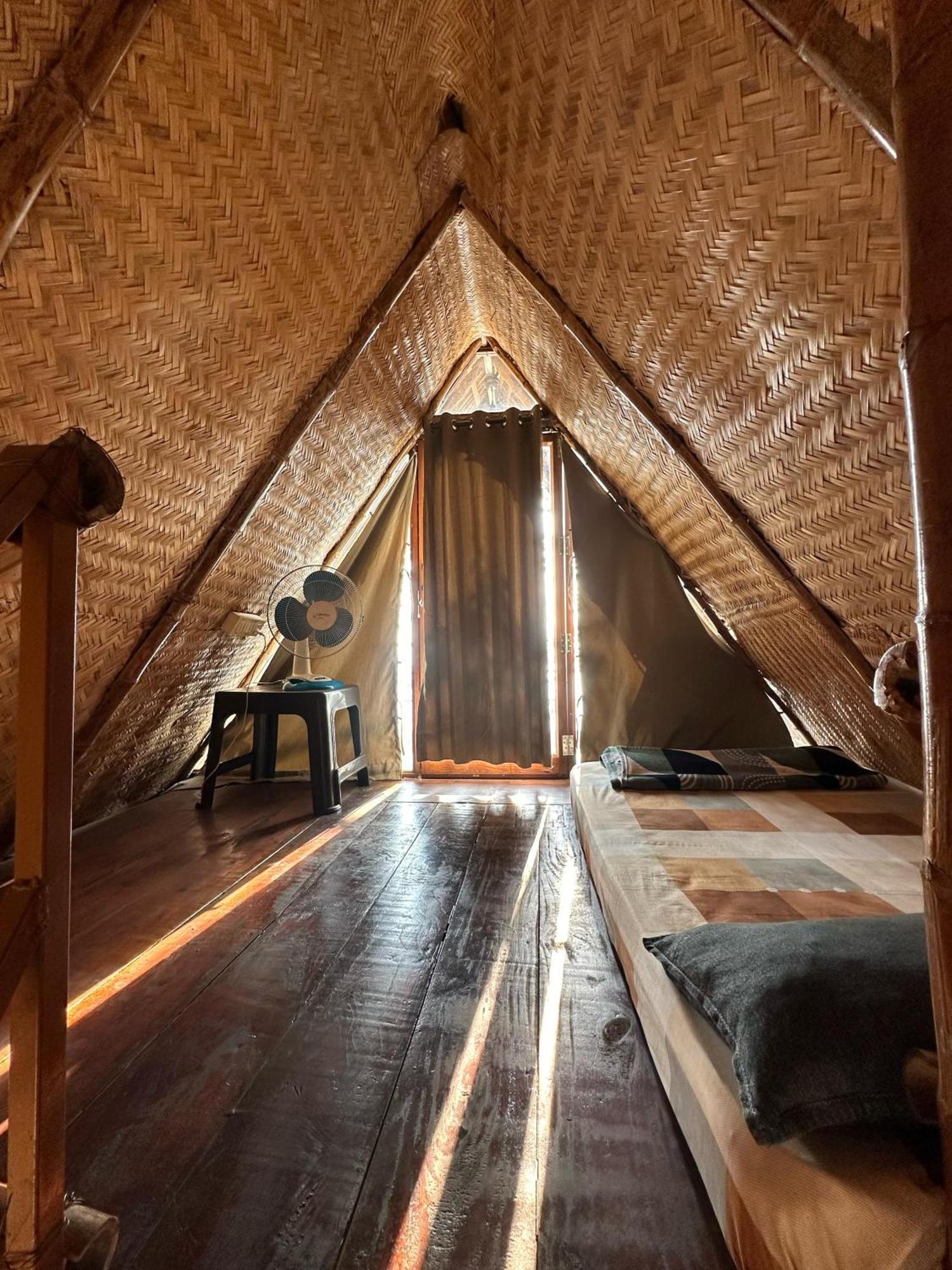 Sunset Valley Kerala Pool Resort - Serene Natural Forest Cottage Stay In Idukki With Sunrise & Sunset Panoramas, Natural Streams & Tranquil Summer Evenings Pīrmed Buitenkant foto
