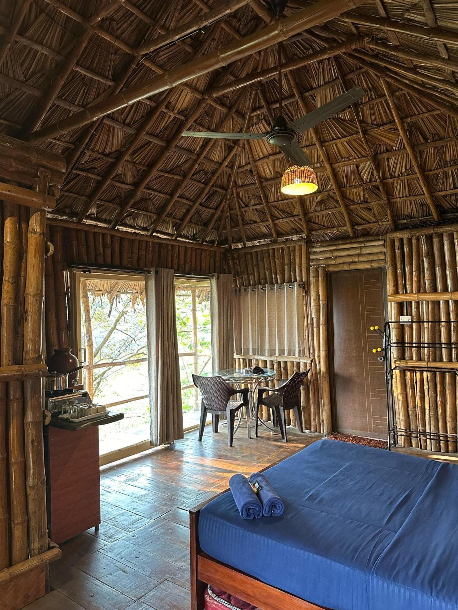 Sunset Valley Kerala Pool Resort - Serene Natural Forest Cottage Stay In Idukki With Sunrise & Sunset Panoramas, Natural Streams & Tranquil Summer Evenings Pīrmed Buitenkant foto