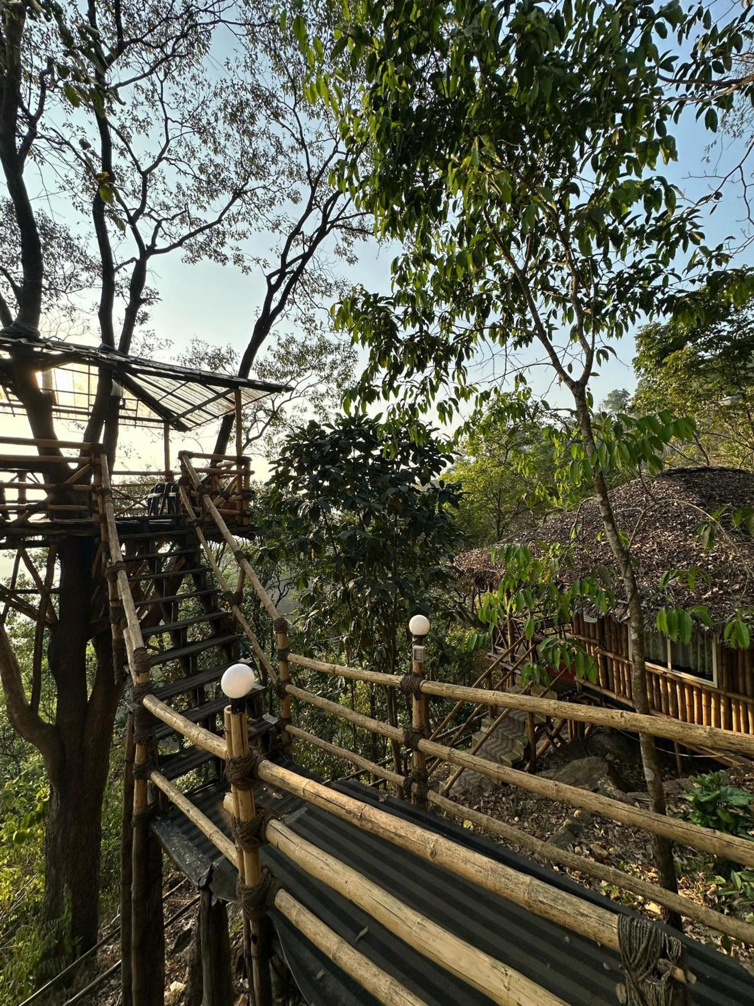 Sunset Valley Kerala Pool Resort - Serene Natural Forest Cottage Stay In Idukki With Sunrise & Sunset Panoramas, Natural Streams & Tranquil Summer Evenings Pīrmed Buitenkant foto