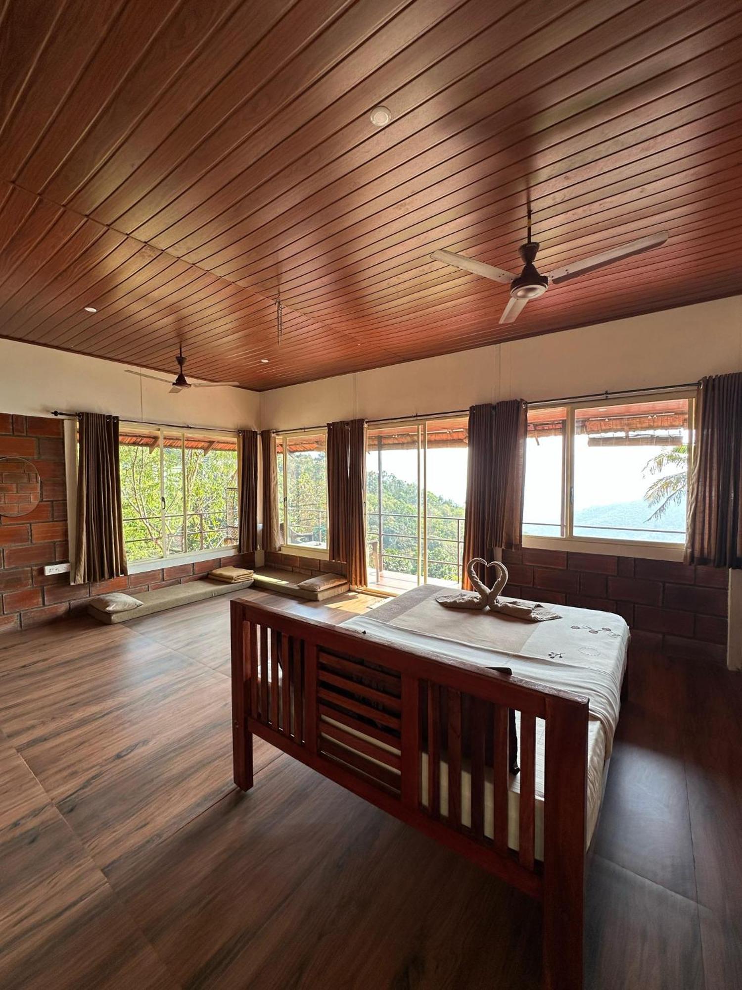 Sunset Valley Kerala Pool Resort - Serene Natural Forest Cottage Stay In Idukki With Sunrise & Sunset Panoramas, Natural Streams & Tranquil Summer Evenings Pīrmed Buitenkant foto